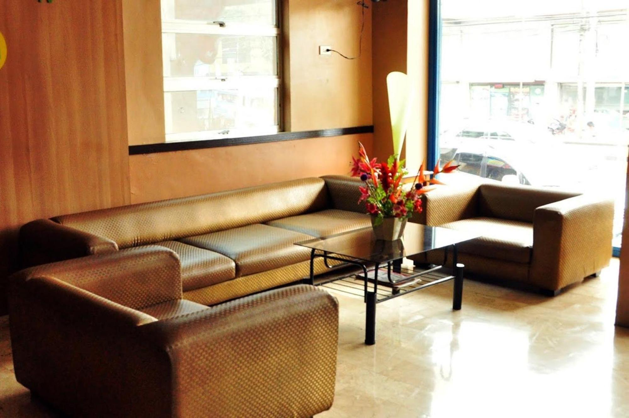 Gv Hotel - Talisay City Экстерьер фото