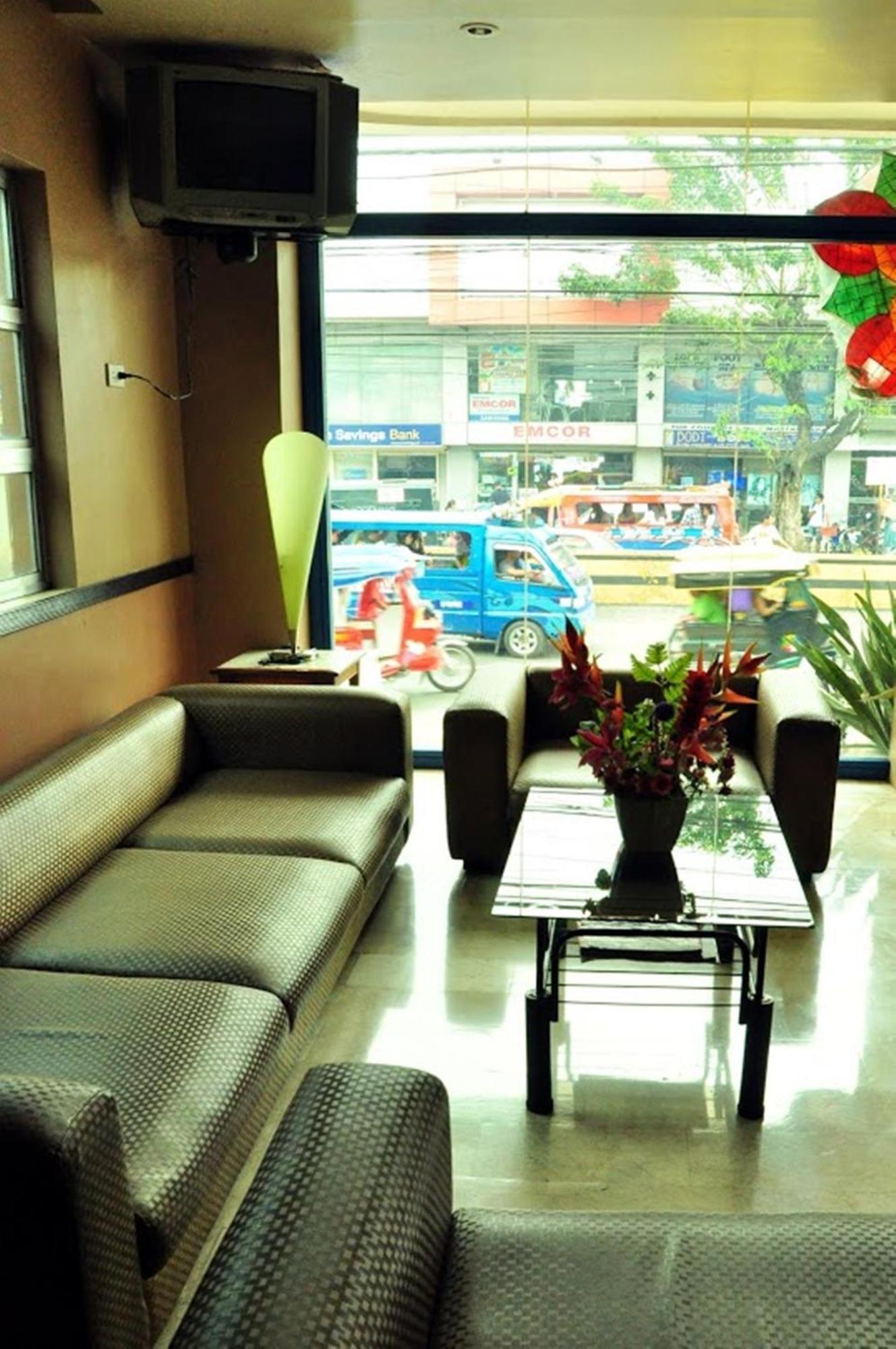 Gv Hotel - Talisay City Экстерьер фото