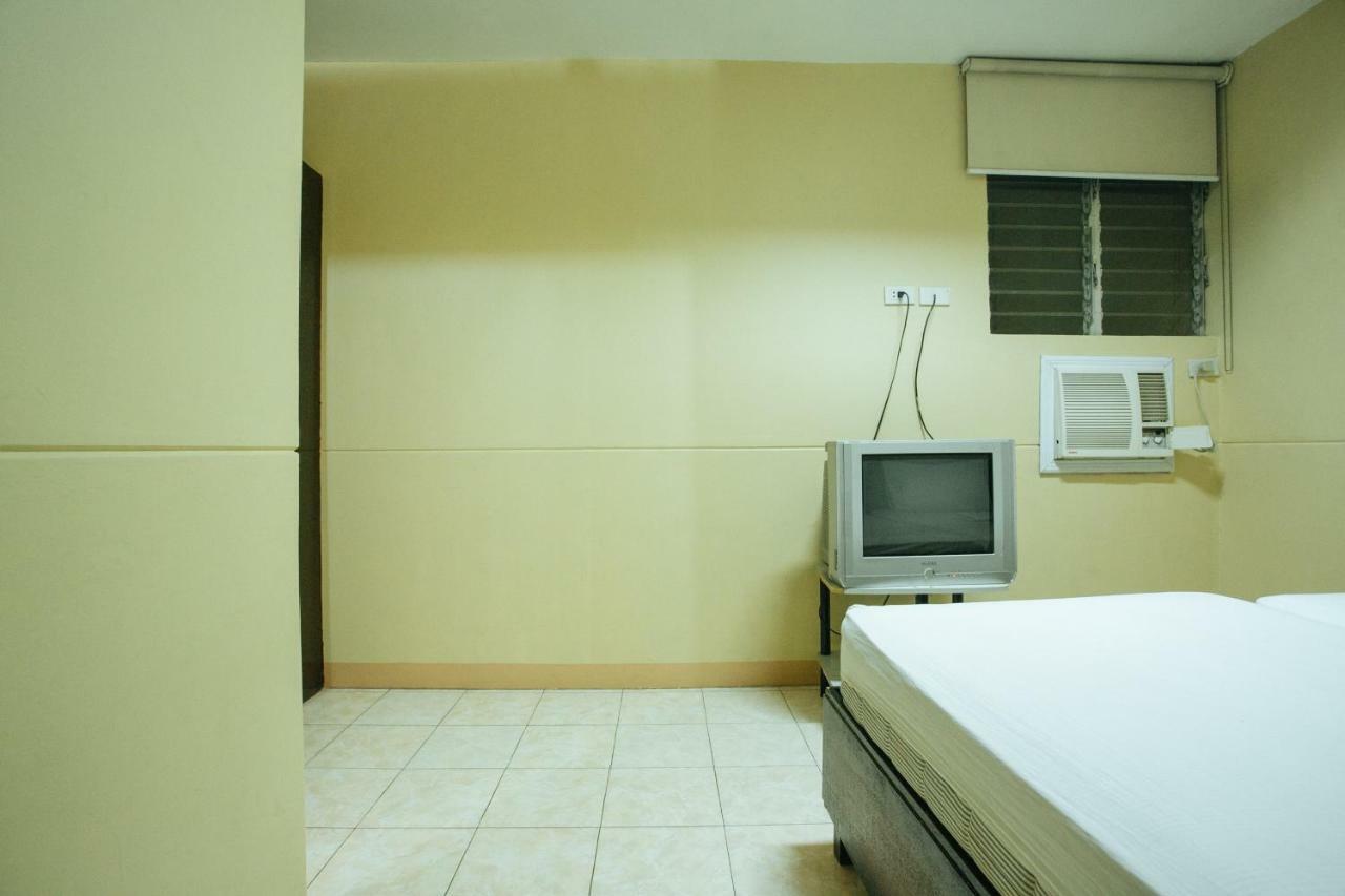 Gv Hotel - Talisay City Экстерьер фото